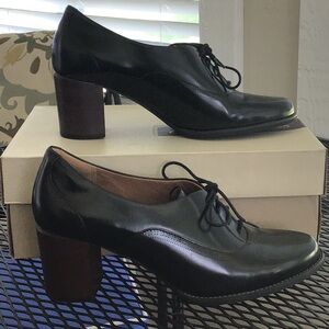 EUC Black Leather Clarks Heels Sz. 10M